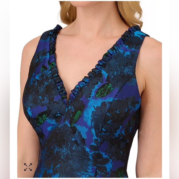 Women's V-Neck High-Low Jacquard Dress - Picture 3 of 10
